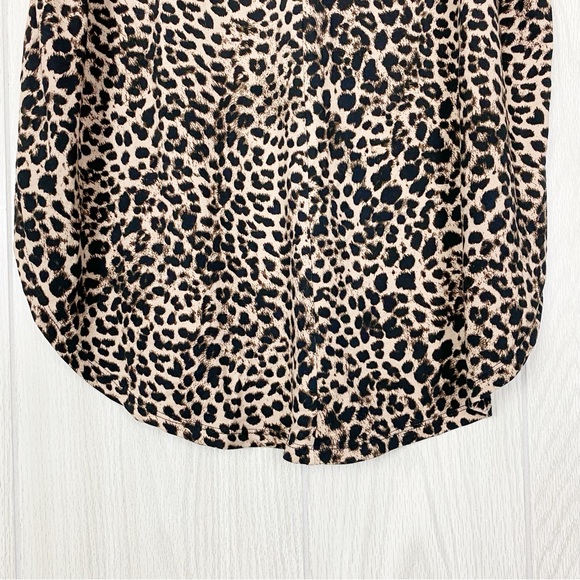 Torrid | Leopard Print Super Soft V-Neck T-Shirt Size 1X - Picture 9 of 13